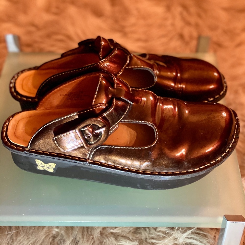 Alegria Classic Bronze Patent Leather Clogs